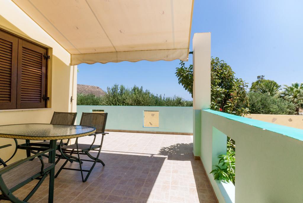 Rousolakos Pool Apartments Palekastro Rum bild